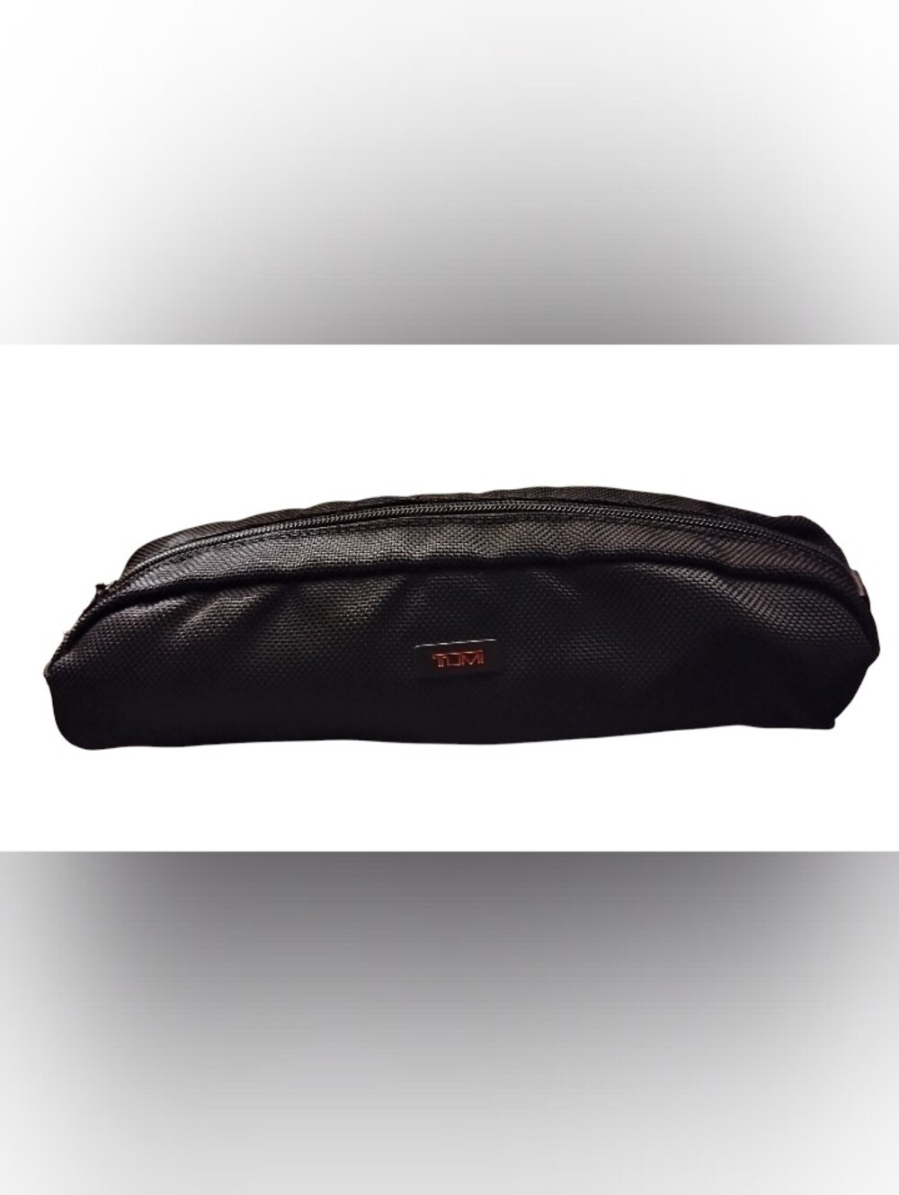 TUMI Alpha 3 Electronic Cord Pouch. Black Zip.